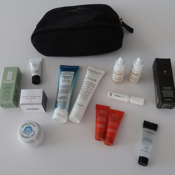Bobbi Brown Makeup Bag w. Deluxe Skincare Samples